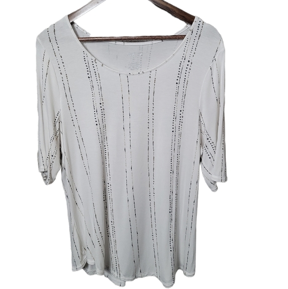 Apt. 9 Tops - Apt.9 Essentials TSHIRT with dot line print- Size XL/ Super Soft / EUC